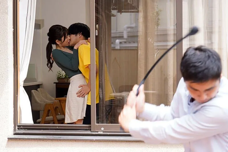 Gã chồng mãi mê với công việc, vợ yêu nảy sinh tình cảm với em gã chồng vì cô đơn