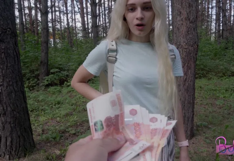 Dùng tiền gạ nắc bồ hám tiền ngay trong rừng vắng vẻ