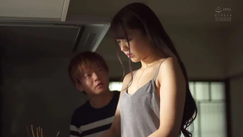 Người yêu của chị gái chịch cô em vợ yêu đang buồn bã vì thất tình